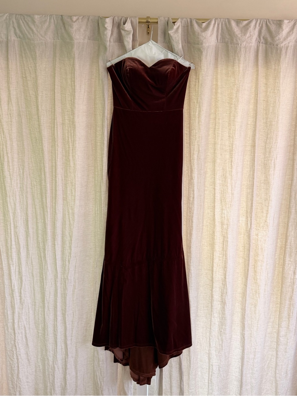 Revelry ‘Quinn’ Strapless Velvet Mermaid Gown - Burgundy